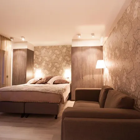 In Front Of The Sea With Natural Swimming Pond * Oostende