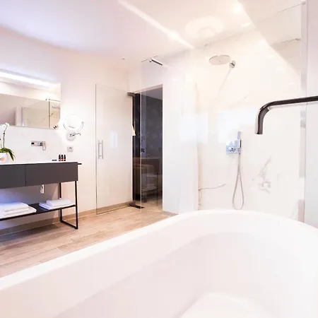 Semesterbostad In Front Of The Sea With Natural Swimming Pond *