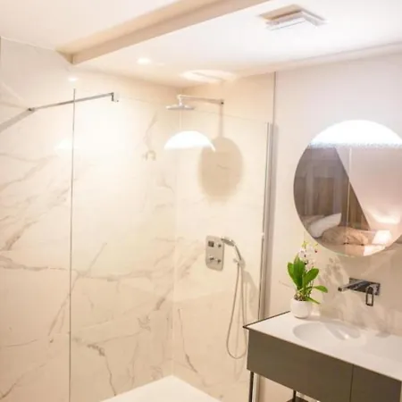 Semesterbostad In Front Of The Sea With Natural Swimming Pond Oostende