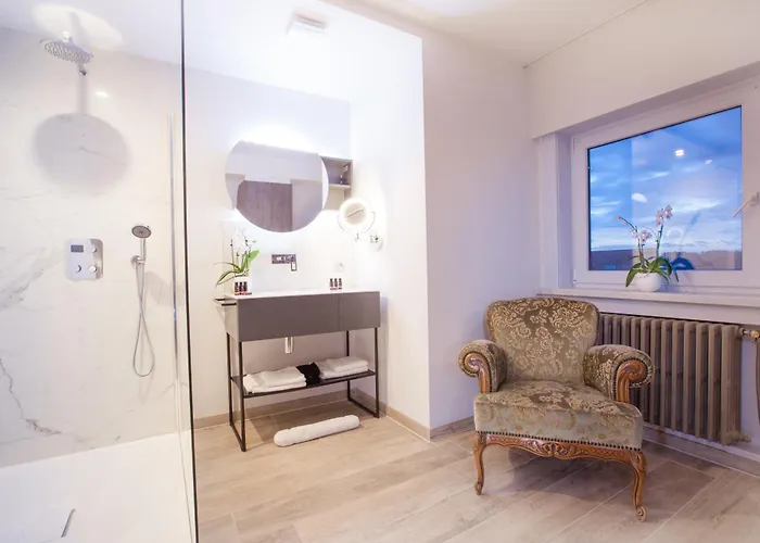 Casa de Férias In Front Of The Sea With Natural Swimming Pond