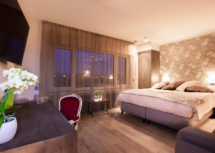 In Front Of The Sea With Natural Swimming Pond Casa de Férias Ostend